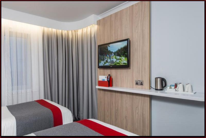 Holiday Inn Express - Bicester By Ihg Exterior photo